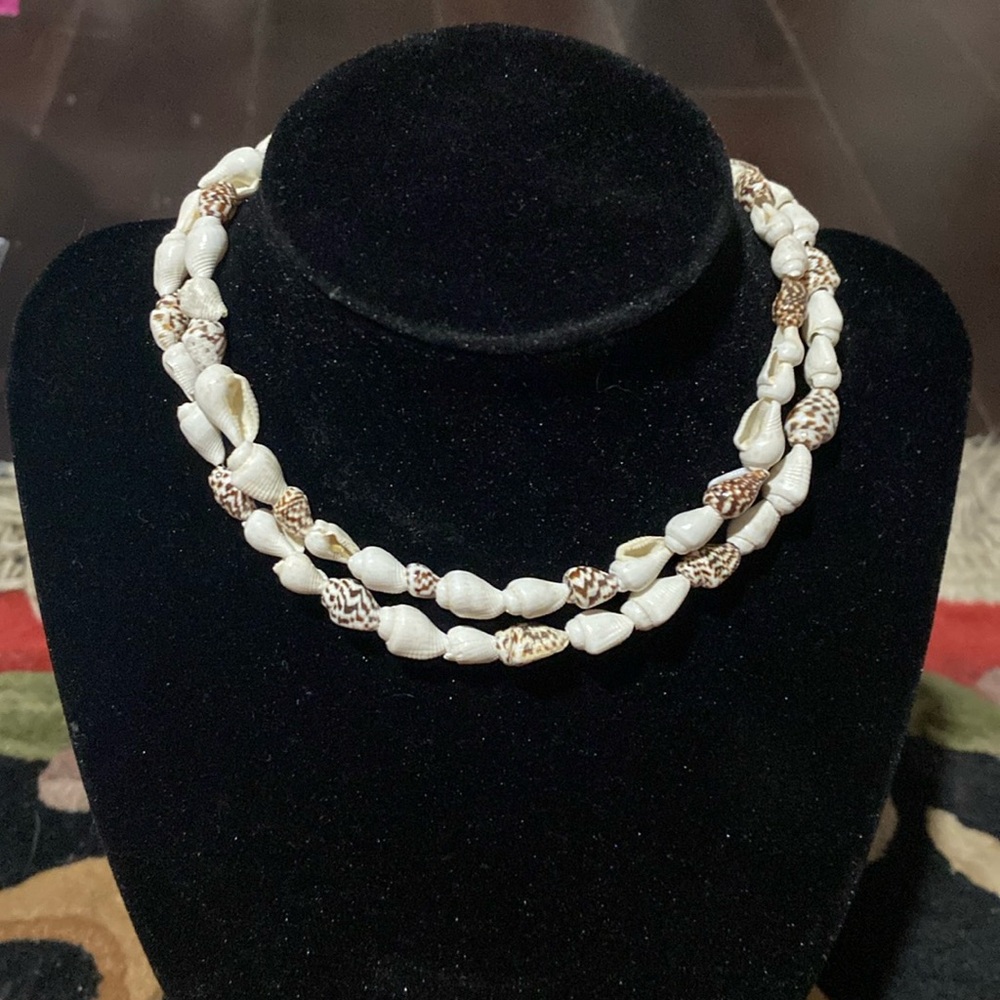 Small Shell Necklace - image 1